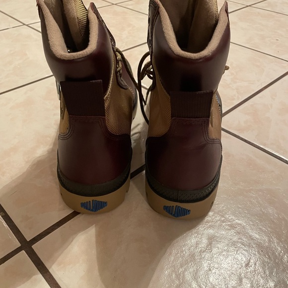 NWOT Men’s Palladium waterproof boots main image 5